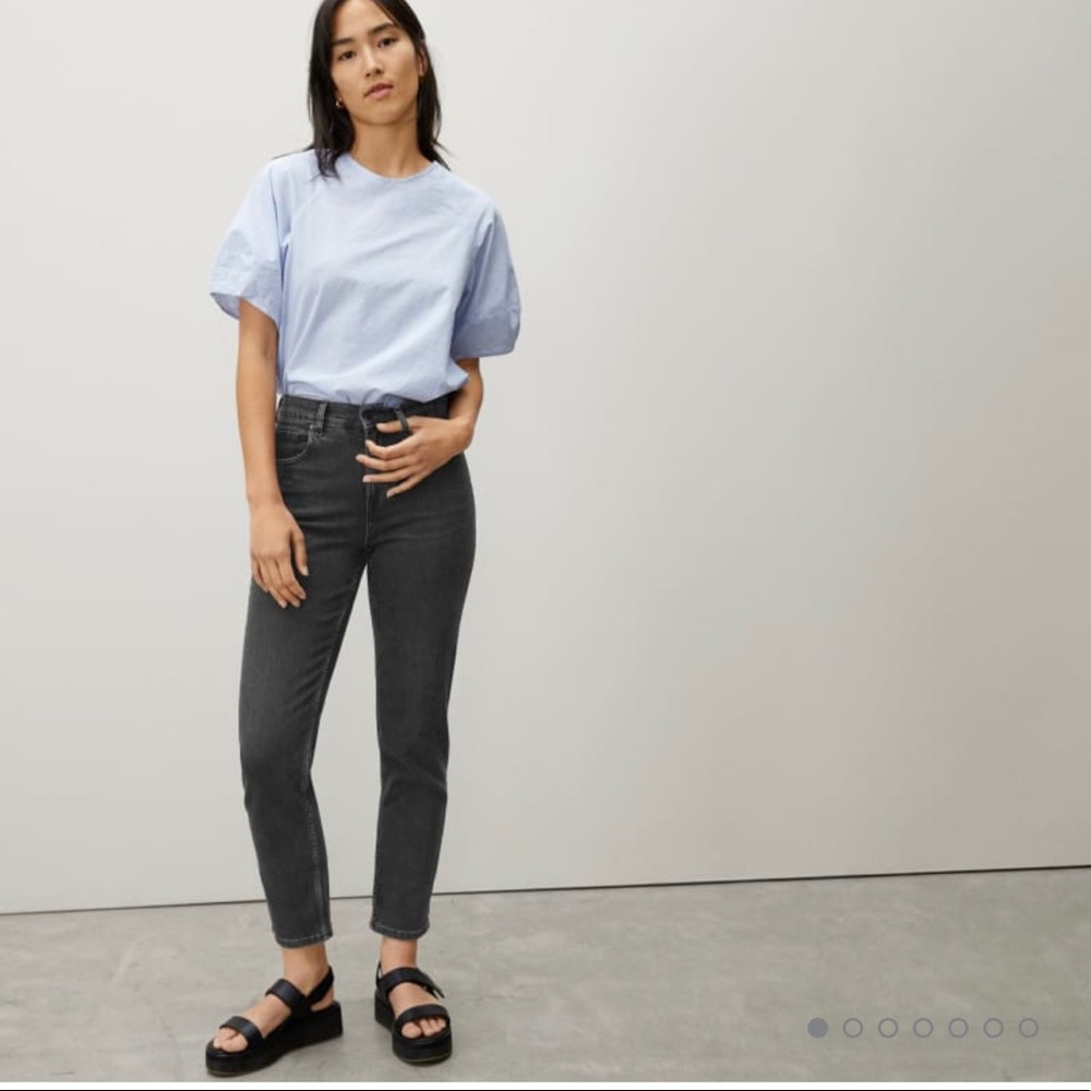 EVERLANE Straight The Cheeky Crop Black Jeans
